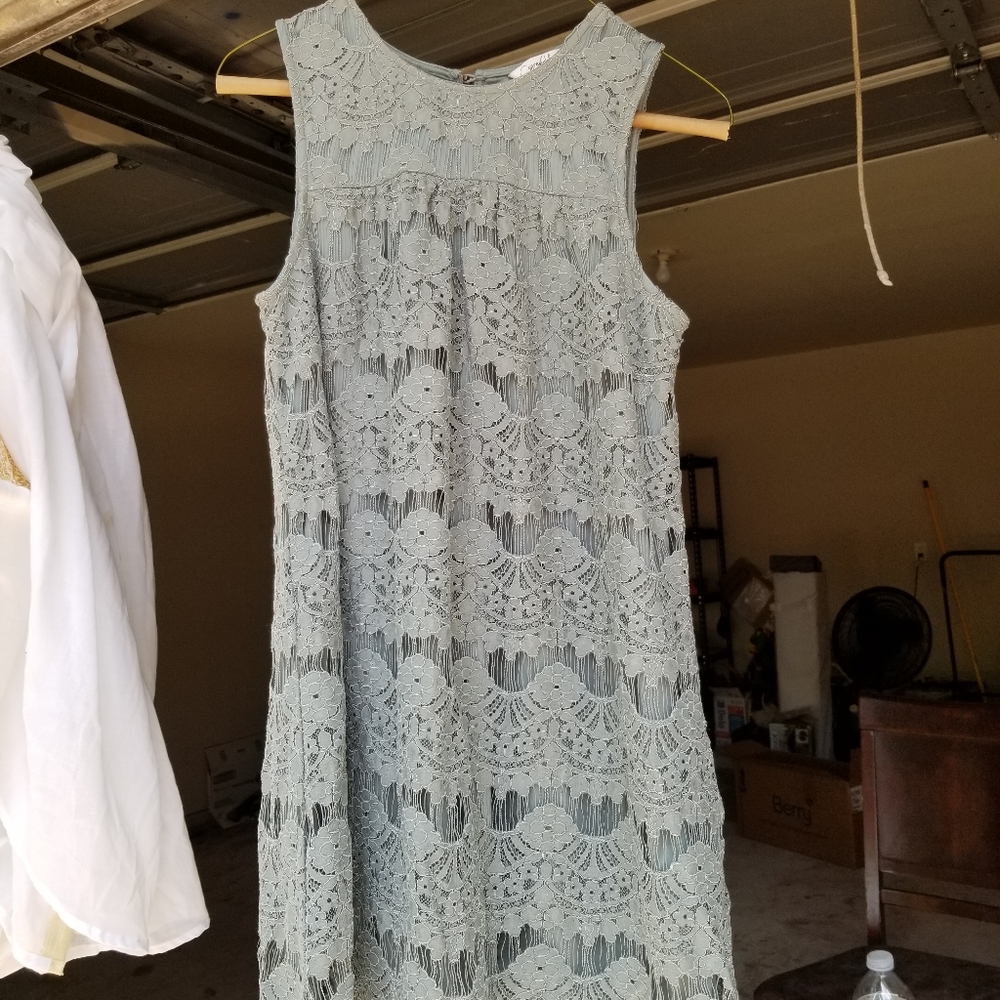 Ladies / juniors dress small